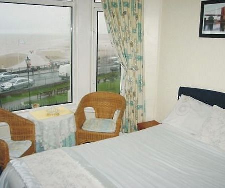 Pembroke B And B Guest Accomodation Бридлингтън Екстериор снимка